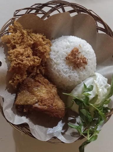 AYAM GORENG KREMES PAK RAGIL