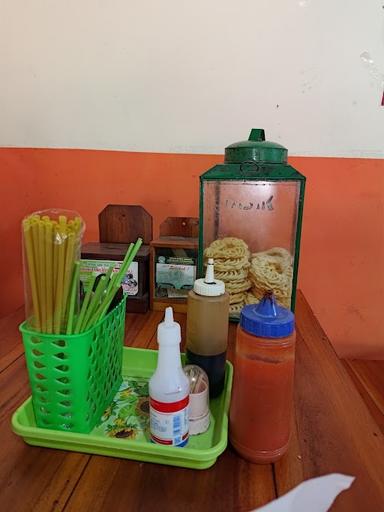 MIE AYAM BAKSO BOMBAY SAMBI