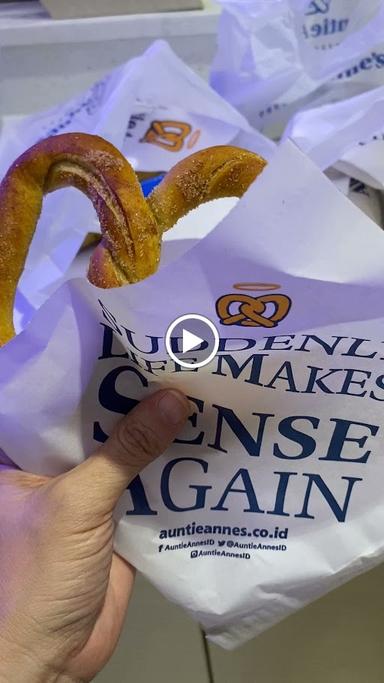 AUNTIE ANNE'S - PAKUWON MALL SURABAYA