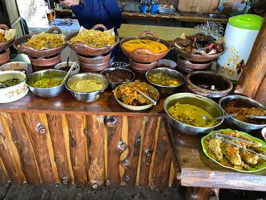 TUMPENG MENOREH