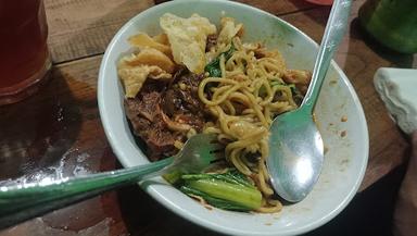 MIE AYAM & BAKSO SUMBER SOLO