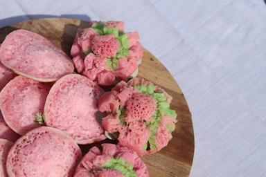 ANEKA SNACK BU MARTINI (KUE CORO DAN SERABI)