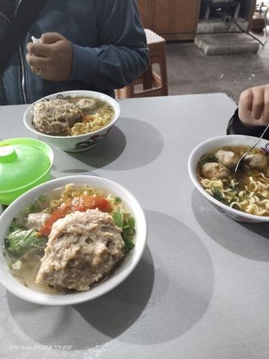 BAKSO TETELAN KUAH MANJA MAS YULI