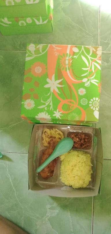 MBAK IS : SNACK & NASI BOX