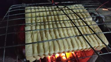 ROTI BAKAR RAHMAT (KHAS BANDUNG)