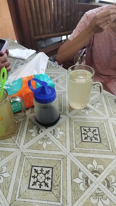 WARUNG BAMBU SOTO TONGSENG AYAM KAMPUNG