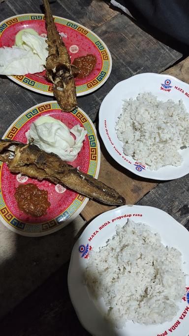 WARUNG MALAM MAKAN LELE,BEBEK BAKAR NYUS