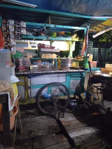 KEDAI SOTO AYAM KAMPONG LAMONGAN DAN MASGOR P. GEMPOR