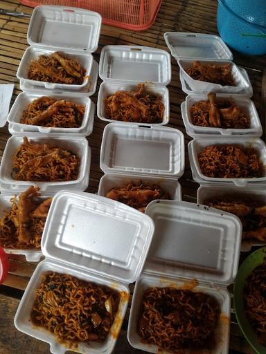 WARUNG MIE CEKER CANTIK