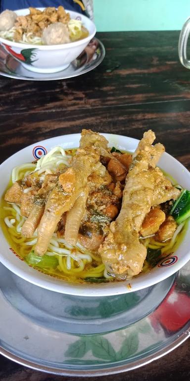 BAKSO URAT DAN MI AYAM CEKER PAK SUMANTO