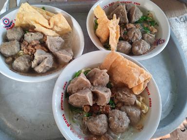 WARUNG BAKSO & MIE AYAM “MAK ERA”