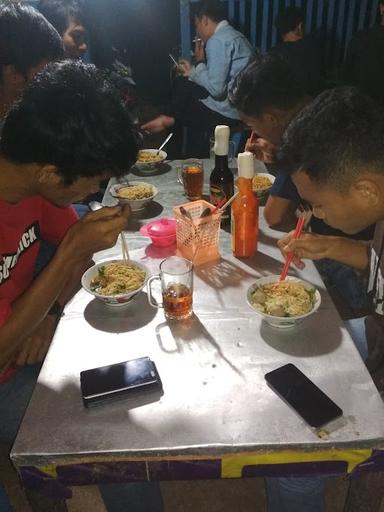 WARUNG MIE AYAM BAKSO PAK SUTOP