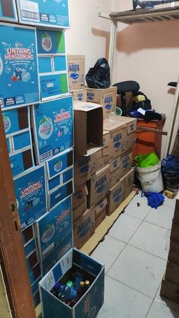 Photo's Toko Ali (Distro Aqua Gallon - Delivery)