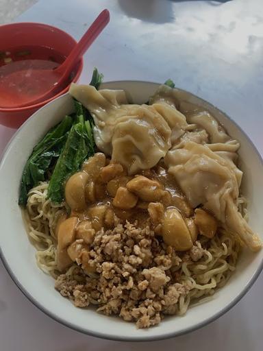 BAKMI AYAM JAMUR LILI