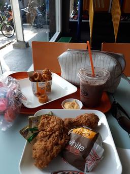 Photo's A&W Restaurant - Perhimpunan Marga Huang