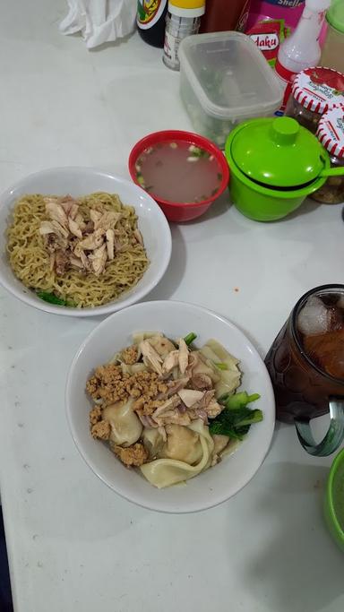 BAKMI ACE AYAM KAMPUNG