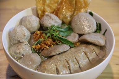 KEDAI BAKSO YADI