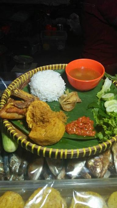 LALAPAN SAMBEL DADAK