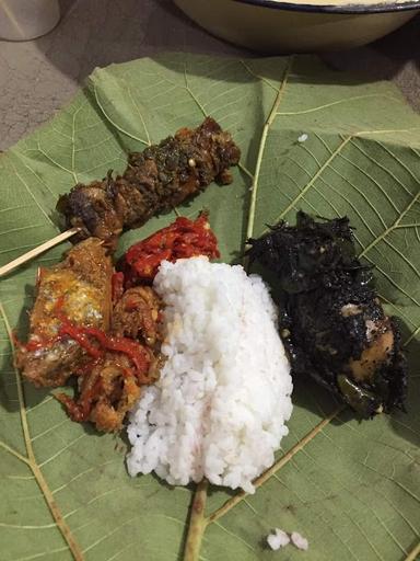 NASI JAMBLANG KHAS CIREBON