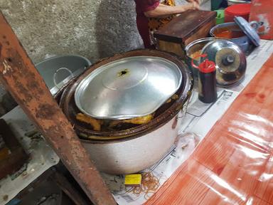 NASI UDUK AYAM GORENG IBU ENIN