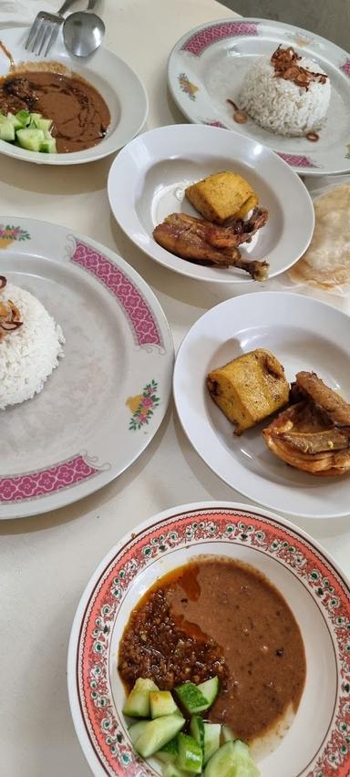 NASI UDUK AYAM GORENG SUKA HATI