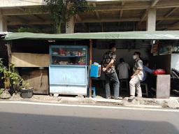 Photo's Pecel Ayam, Lele, Mujaer, Bawal Ibu Sedih Tapi Enak Banget!