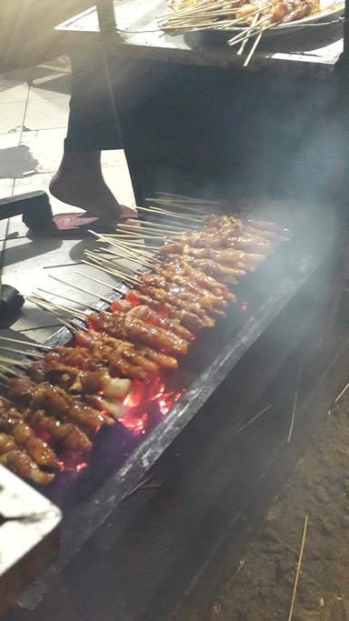 SATE AYAM GEREJA AYAM