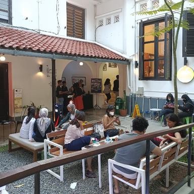 SEDJUK BAKMI & KOPI POS BLOC