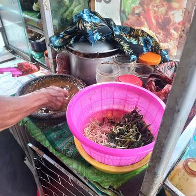 IBU TARLI (GADO-GADO & RUJAK CINGUR)