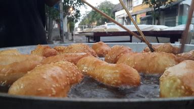 ROTI GORENG & CAKUE