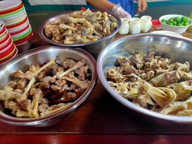 WARUNG SOP KAKI KAMBING DAN SOP KAKI SAPI BANG OYA