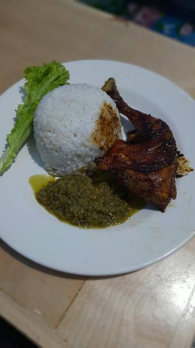 AYAM BAKAR MUBAAROK 72