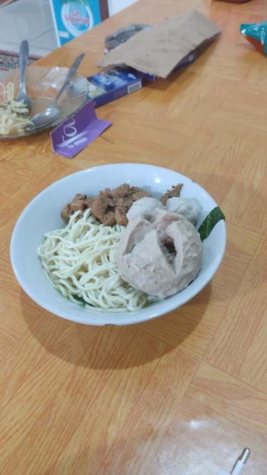 BAKSO DAN MIE AYAM MAS DAVA