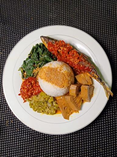 NASI PADANG AZRINA