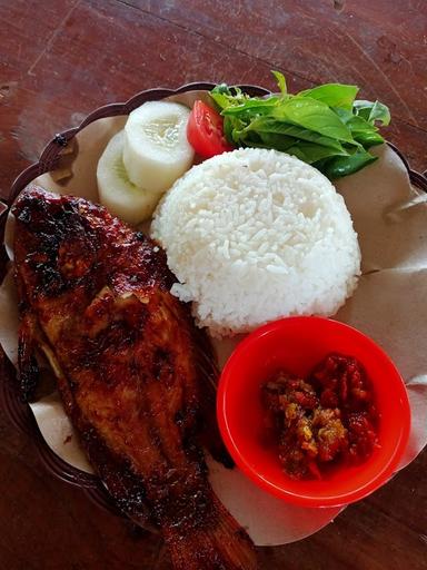 NILA BAKAR WARUNG PATHUK