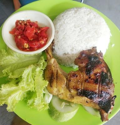 SOP AYAM KAMPUNG DAN AYAM BAKAR MBAH MUL