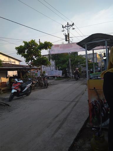 FOODCOURT PONDOK RADEN PATAH