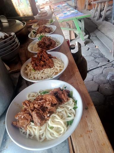 MIE AYAM & BAKSO TRESNO SOLO