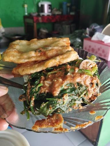 PECEL ULEG BU WITO