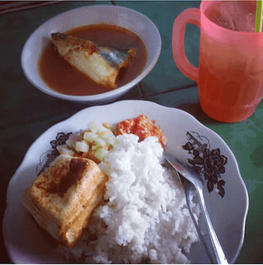 WARUNG NASI PINDANG EMAK