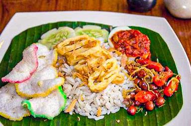 WARUNG BUK BARIAH SARAPAN PAGI & JAJANAN