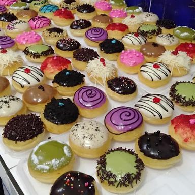 ZAZEE DONUTS