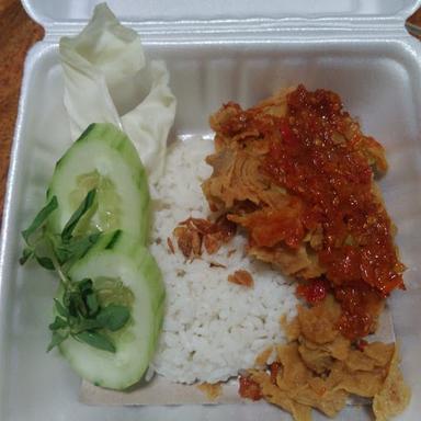 AYAM GEPREK KEDAI DE TO