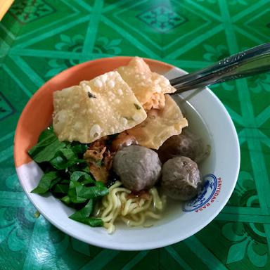 BAKSO & MIE AYAM FAVORIT