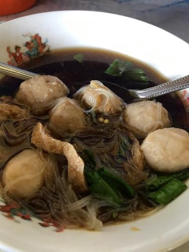 WARUNG BAKSO & MIE AYAM ECHO