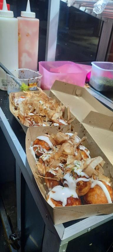 NEKOYAKI (TAKOYAKI DAN TAIYAKI)