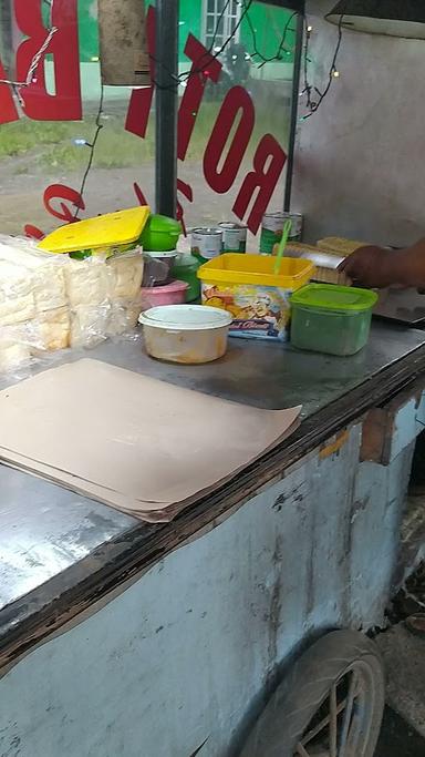 ROTI BAKAR KHAS BANDUNG JALAN WATES