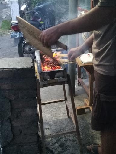 SATE AYAM DAN KAMBING CAK AMIR MADURA