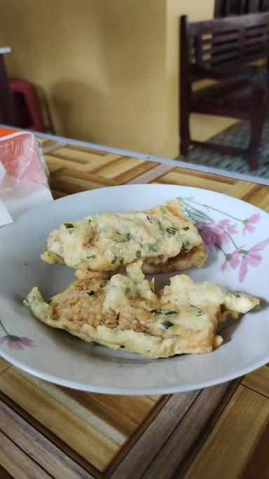 WARUNG SOTO & LOTEK “MBAK WIWIK”