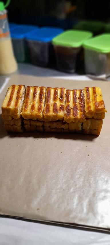 ROTI BAKAR DUA INTAN